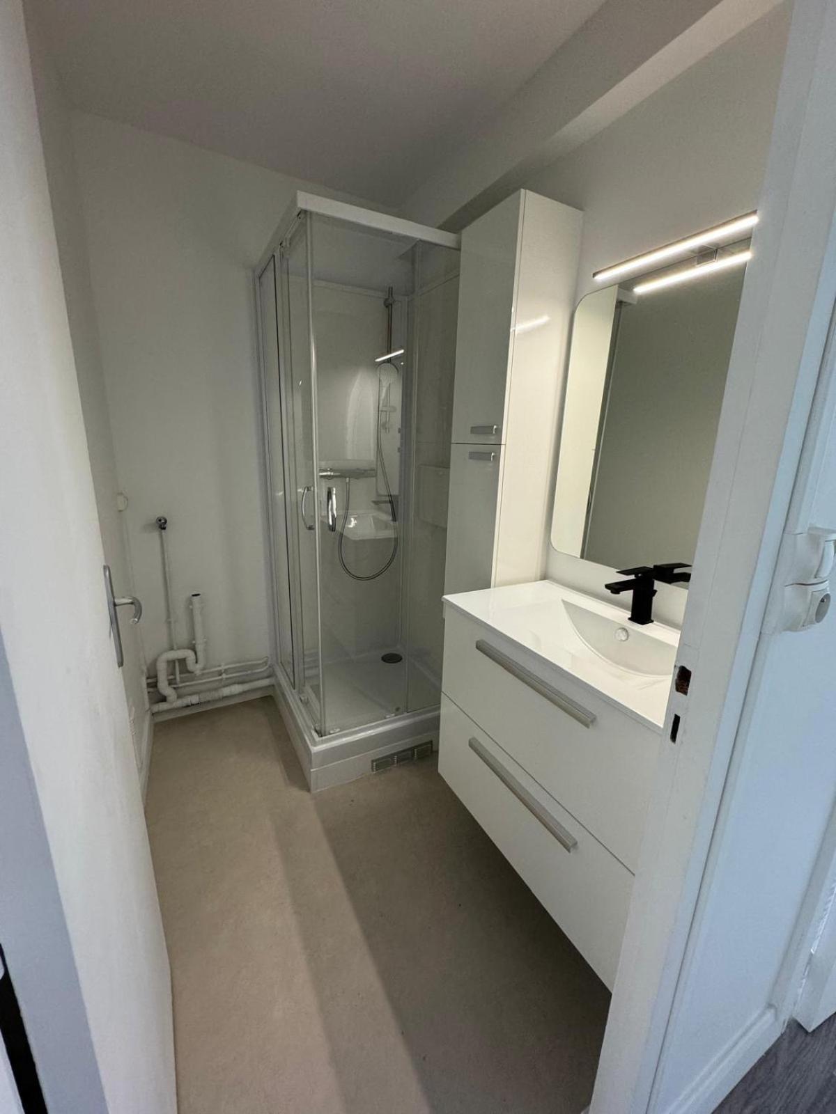 Logement Spacieux A 15Min De Paris - Free Parking - Free Wifi Pantin Esterno foto